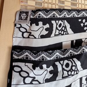 Anne Klein Monochrome Floral Lion-Tag Silk Scarf